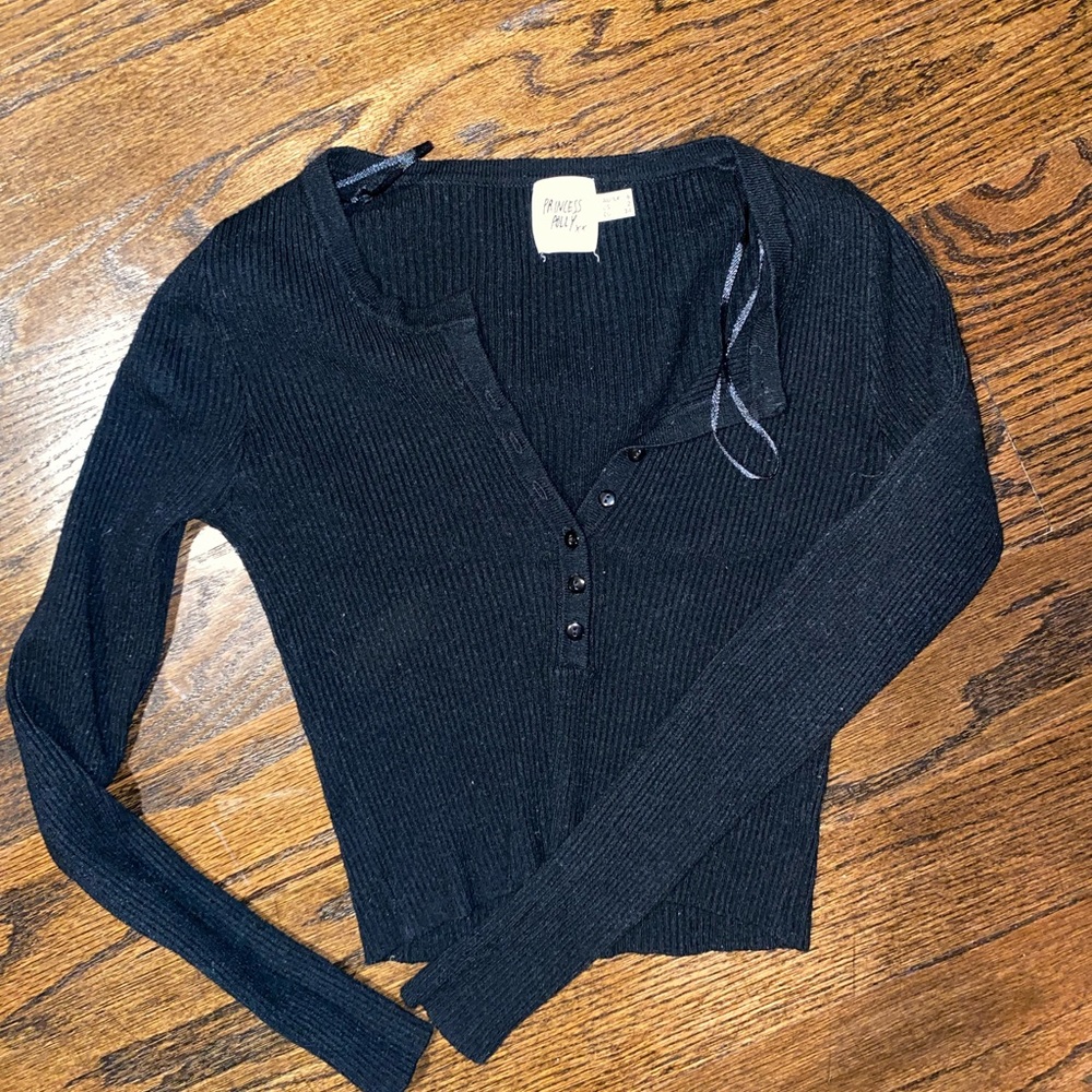 Black long sleeve cropped button shirt